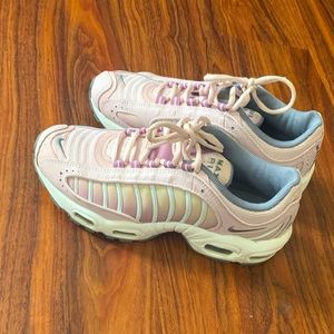 Women’s Pink Nike Air Max